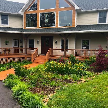 Bedford Landings Bed & Breakfast Moneta Екстериор снимка