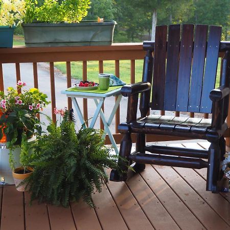 Bedford Landings Bed & Breakfast Moneta Екстериор снимка
