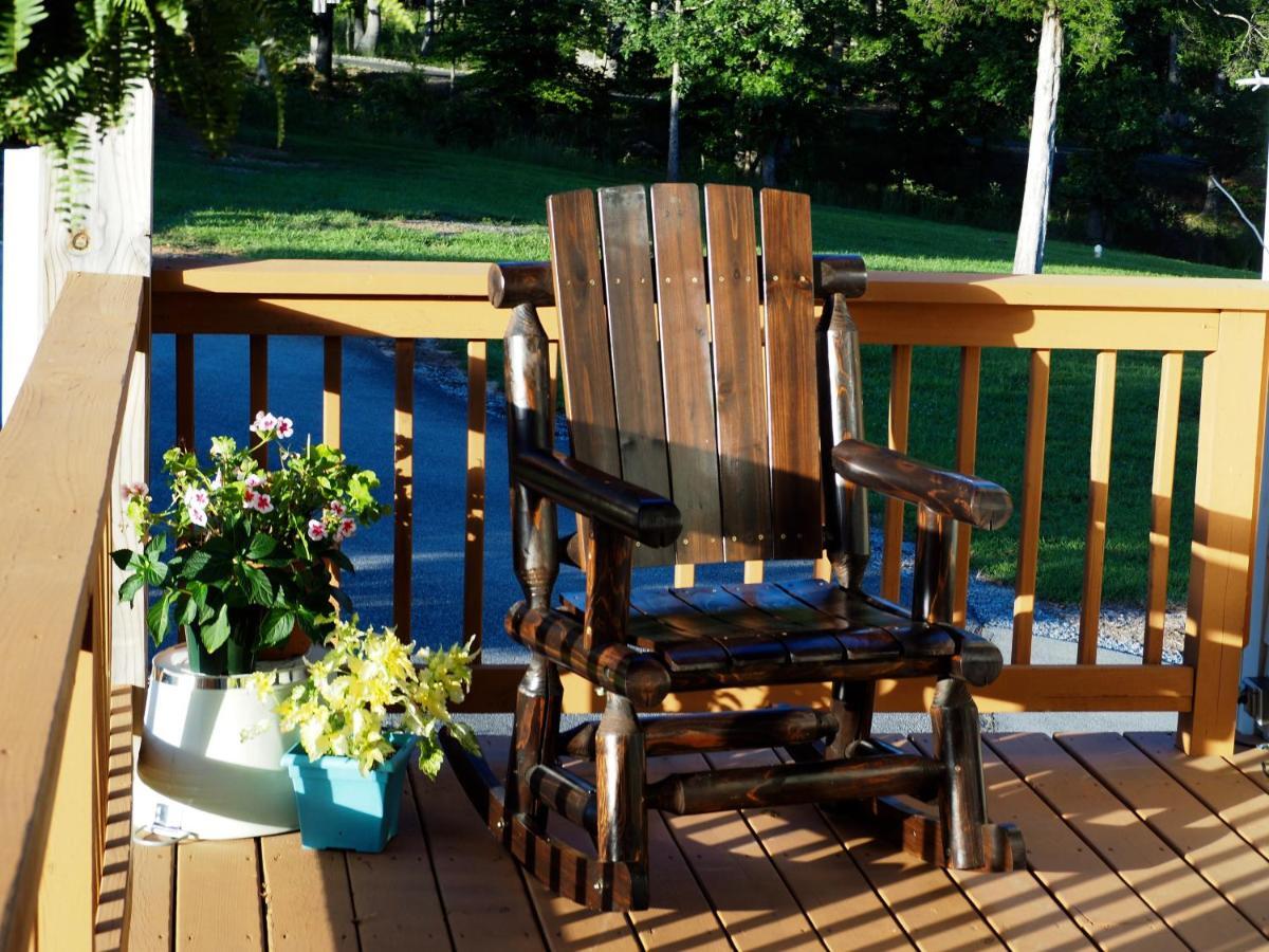 Bedford Landings Bed & Breakfast Moneta Екстериор снимка