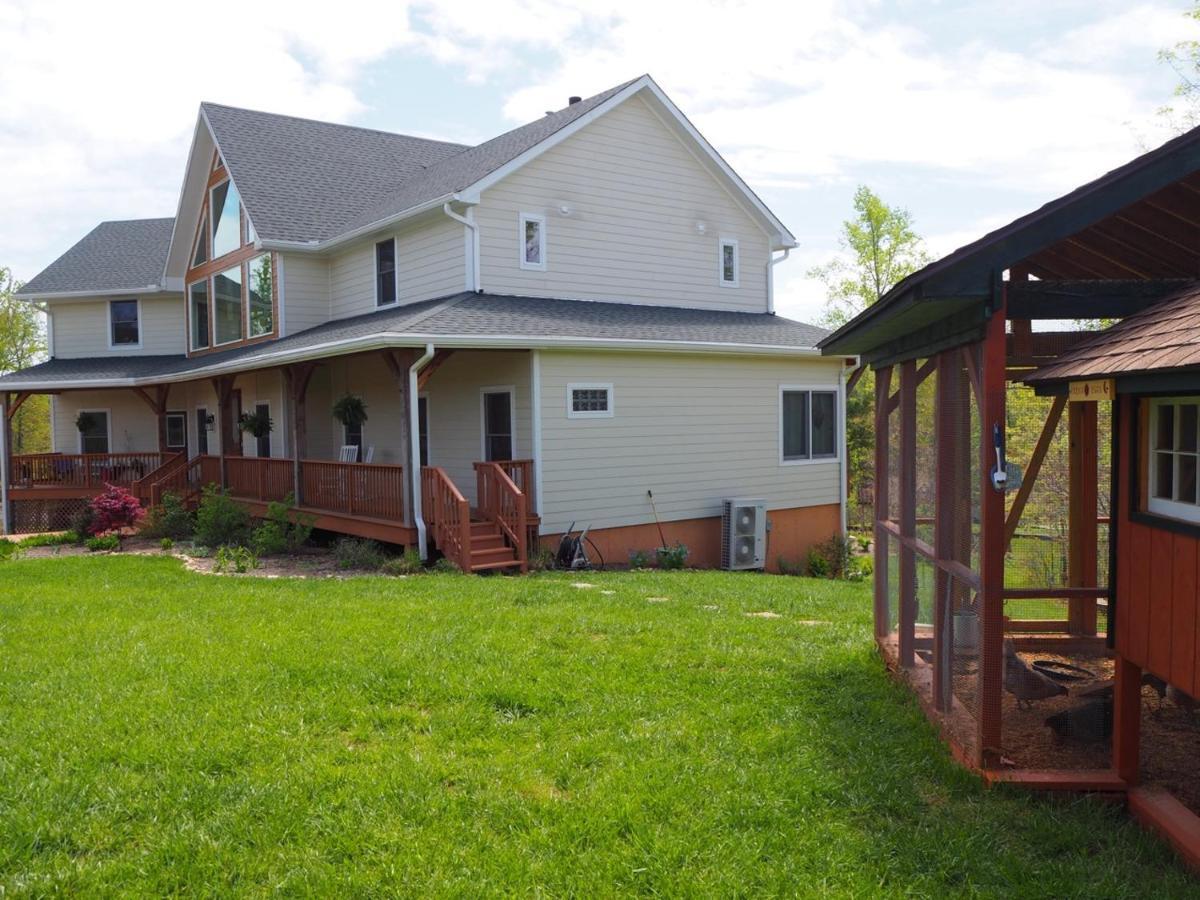Bedford Landings Bed & Breakfast Moneta Екстериор снимка