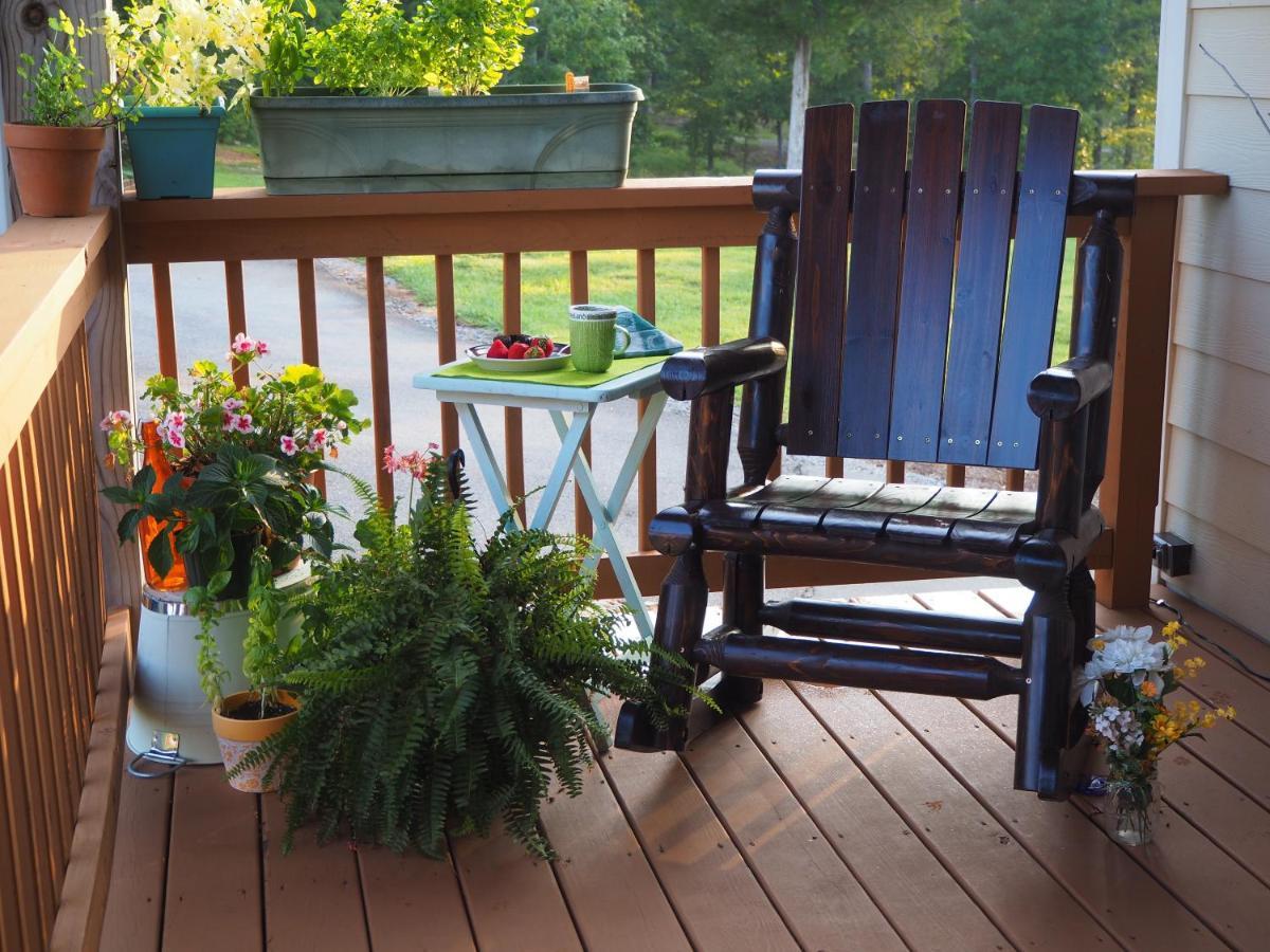Bedford Landings Bed & Breakfast Moneta Екстериор снимка
